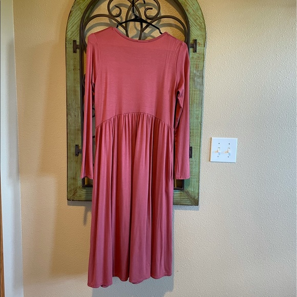 Tea n Rose Red Long Sleeve Dress - Picture 3 of 6